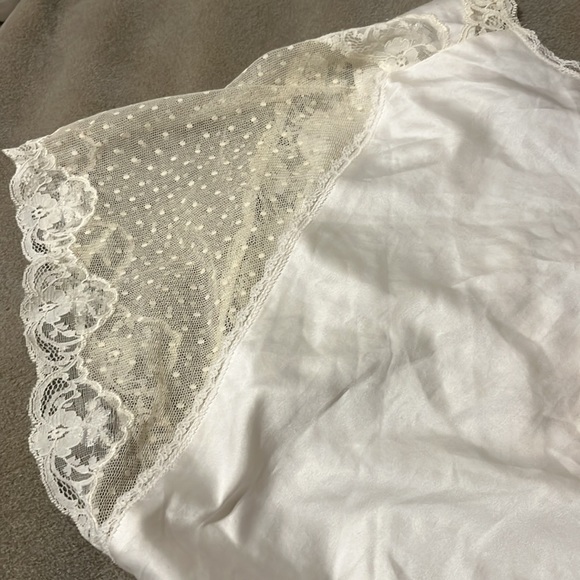 Vintage Beth Lingerie Nightgown. - Picture 15 of 16